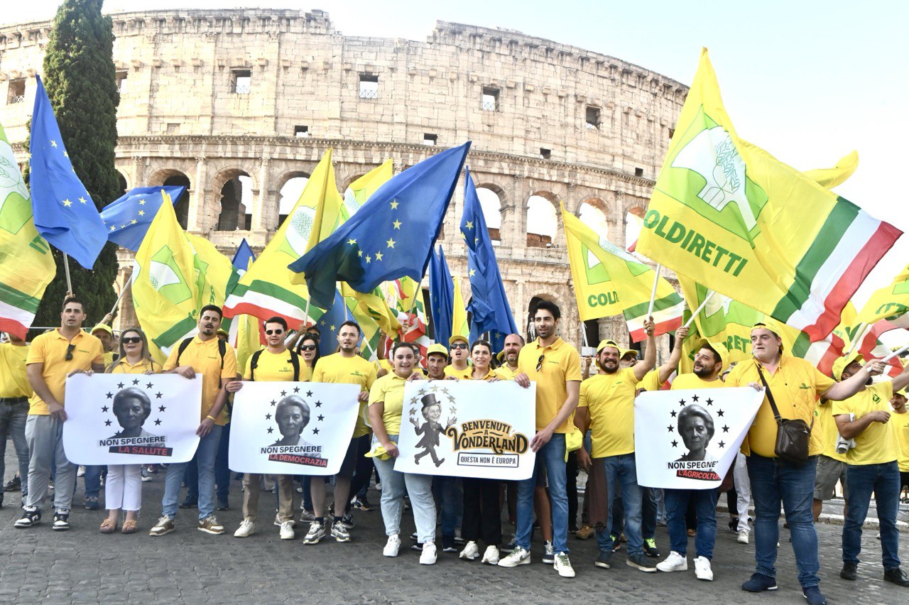 Blitz coordinato davanti alla Commissione europea a Bruxelles