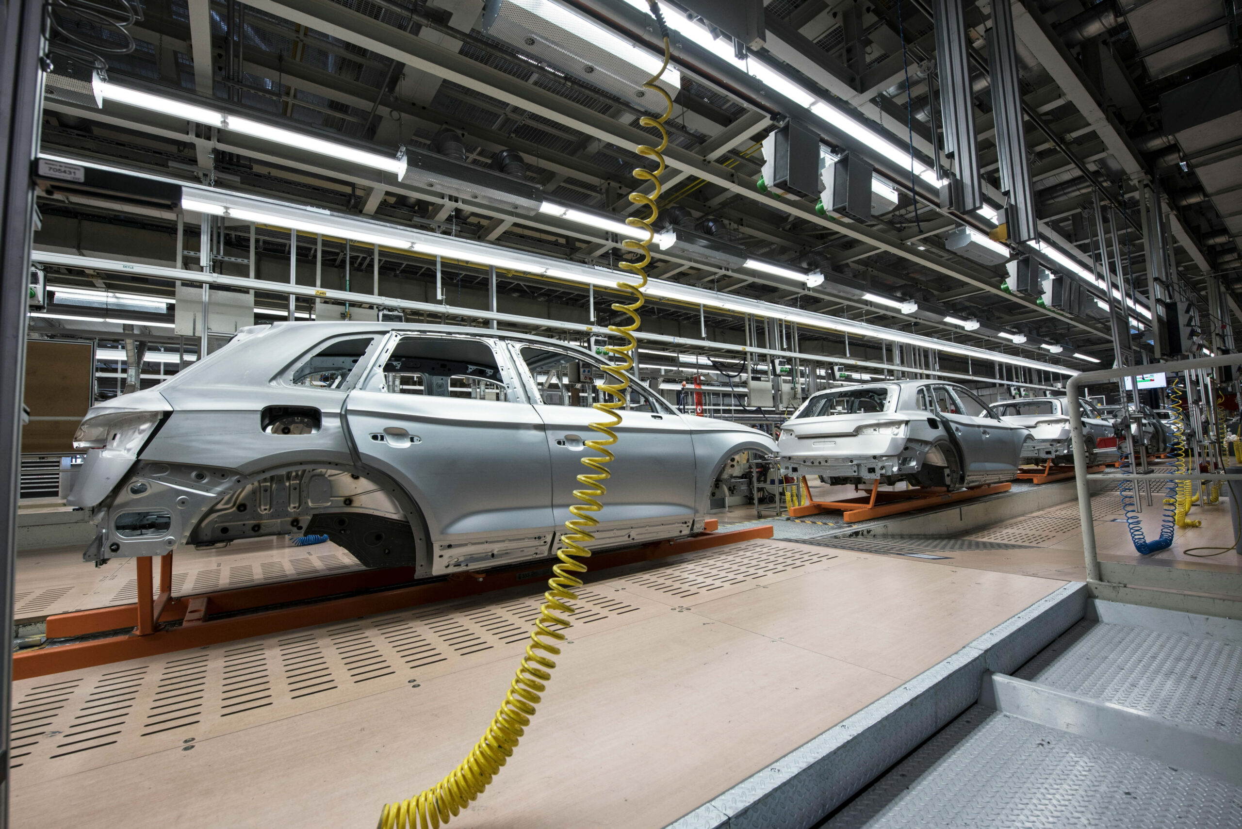 Automotive: in Italia mercato in frenata, l’elettrico ancora marginale (5%)
