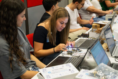 PMI e giovani talenti dell’elettronica, il 5 settembre l’Open Day del NeaPolis Innovation Summer Campus 2025